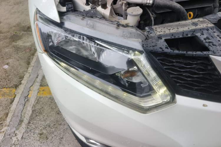 Used Nissan X-Trail 2014 2.0L CVT Comfort Edition 2WD Right Front Headlight