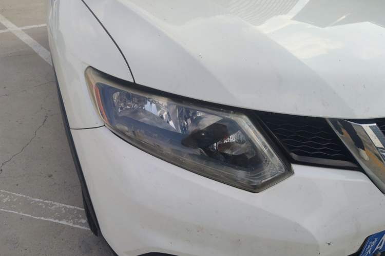 Used Nissan X-Trail 2014 2.0L CVT Comfort Edition 2WD Right Front Headlight