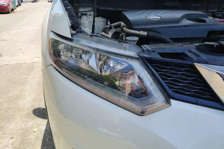 Used Nissan X-Trail 2014 2.0L CVT Comfort Edition 2WD Right Front Headlight