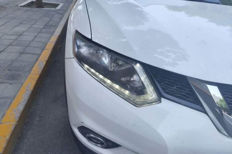 Used Nissan X-Trail 2014 2.0L CVT Comfort Edition 2WD Right Front Headlight