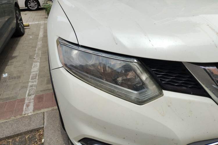 Used Nissan X-Trail 2014 2.5L CVT Luxury Edition 4WD Right Front Headlight