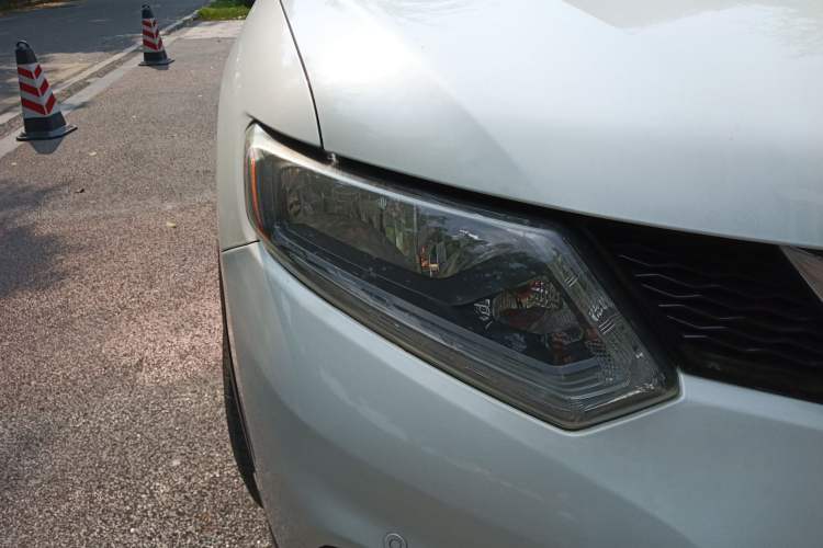 Used Nissan X-Trail 2014 2.5L CVT Leading Edition 4WD Right Front Headlight