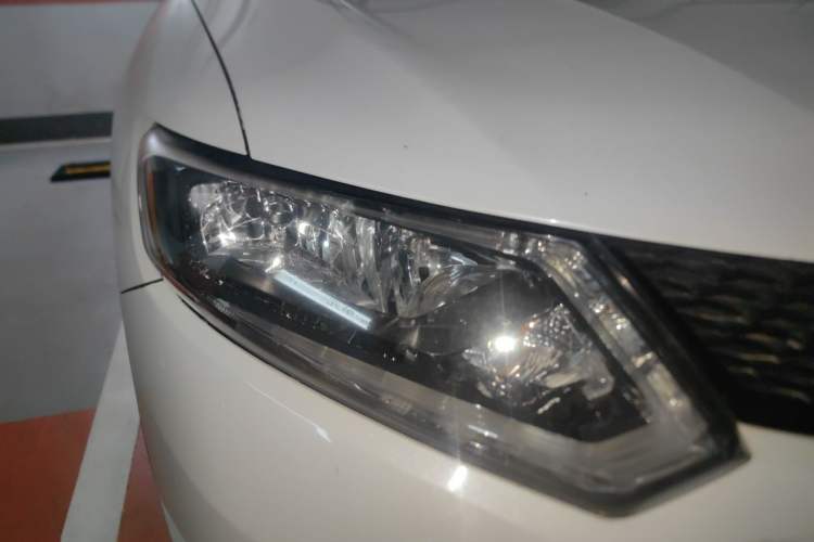 Used Nissan X-Trail 2014 2.0L CVT Comfort Edition 2WD Right Front Headlight