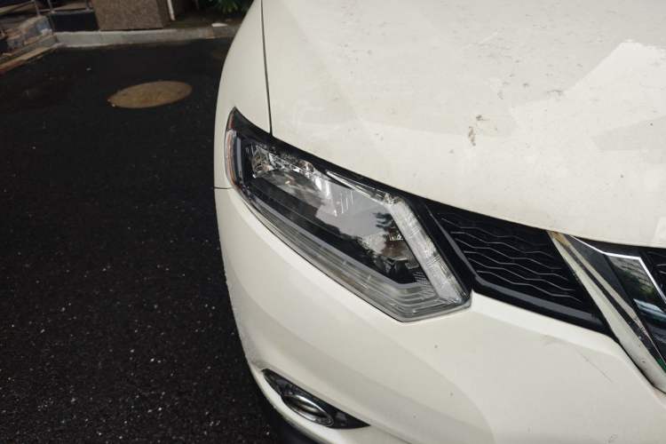 Used Nissan X-Trail 2014 2.5L CVT Luxury Edition 4WD Right Front Headlight