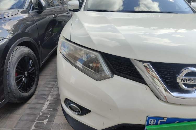 Used Nissan X-Trail 2014 2.0L CVT Comfort Edition 2WD Right Front Headlight