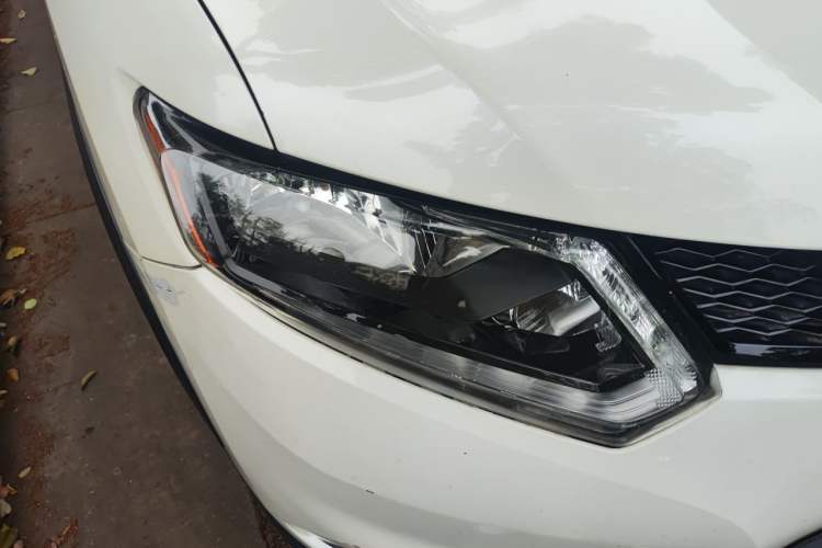 Used Nissan X-Trail 2014 2.0L CVT Comfort Edition 2WD Right Front Headlight