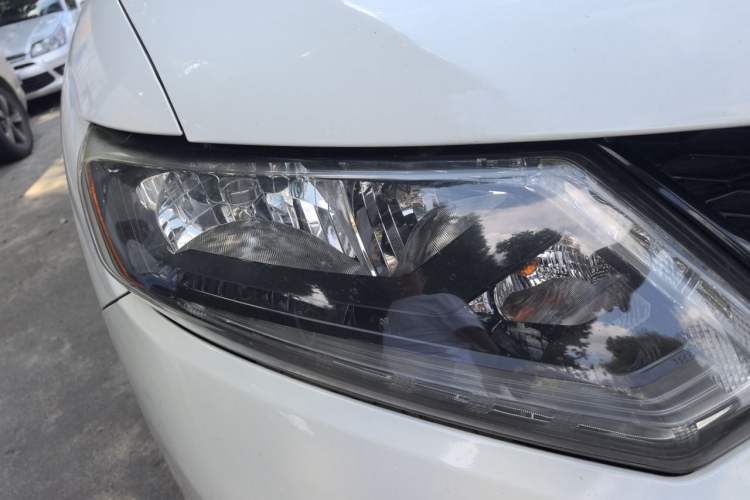 Used Nissan X-Trail 2014 2.0L CVT Comfort Edition 2WD Right Front Headlight