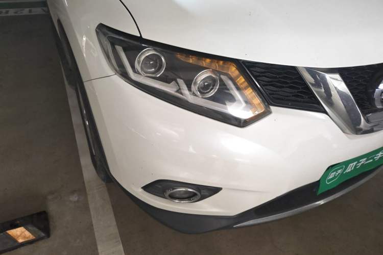 Used Nissan X-Trail 2014 2.0L CVT Comfort Edition 2WD Right Front Headlight