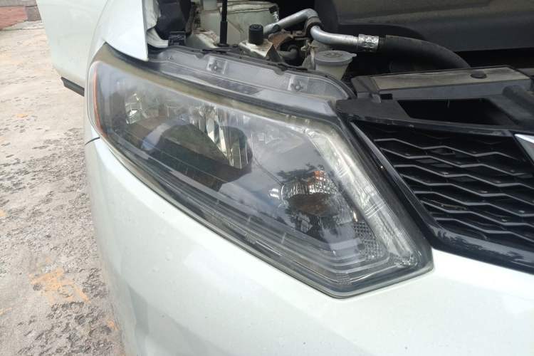 Used Nissan X-Trail 2014 2.0L CVT Comfort Edition 2WD Right Front Headlight