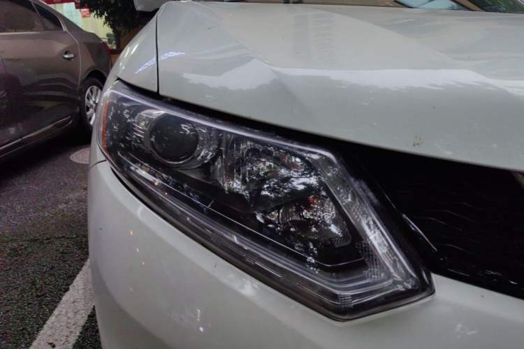 Used Nissan X-Trail 2014 2.5L CVT Luxury Edition 4WD Right Front Headlight