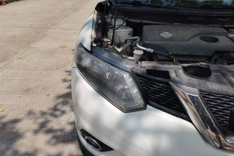 Used Nissan X-Trail 2014 2.0L CVT Comfort Edition 2WD Right Front Headlight