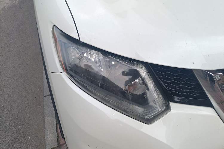 Used Nissan X-Trail 2014 2.5L CVT Luxury Edition 4WD Right Front Headlight