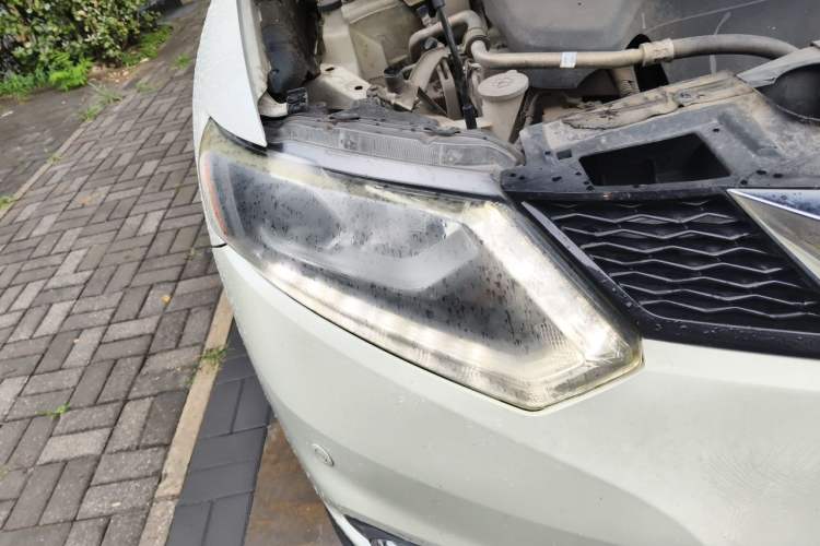 Used Nissan X-Trail 2014 2.5L CVT Ultimate Edition 4WD Right Front Headlight