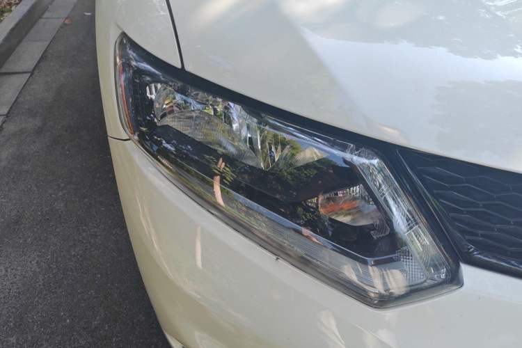 Used Nissan X-Trail 2014 2.0L CVT Comfort Edition 2WD Right Front Headlight