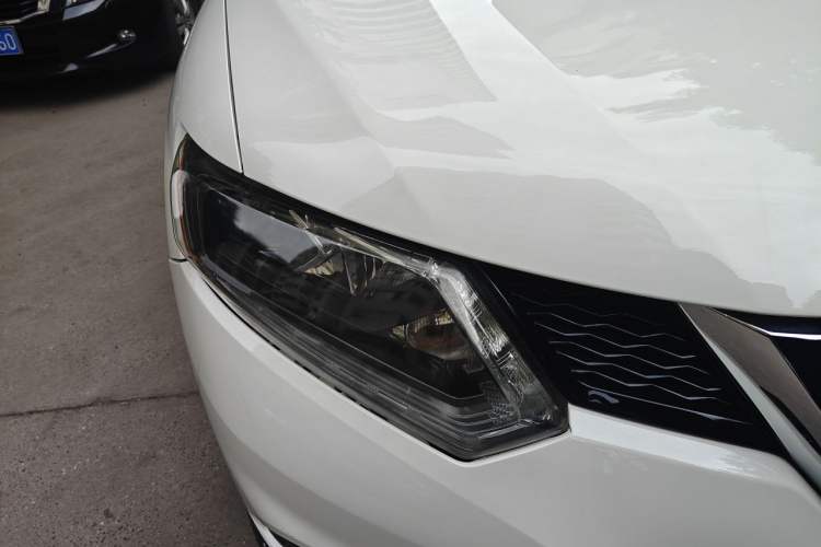 Used Nissan X-Trail 2014 2.0L CVT Comfort Edition 2WD Right Front Headlight