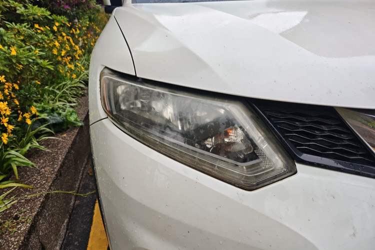 Used Nissan X-Trail 2014 2.0L CVT Comfort Edition 2WD Right Front Headlight