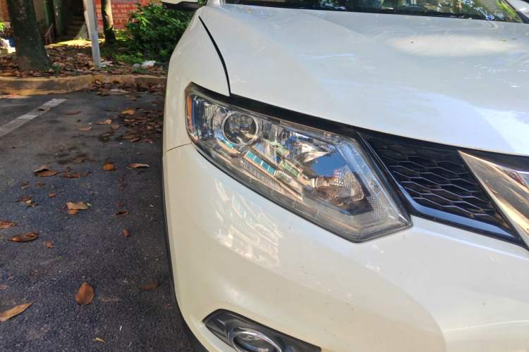 Used Nissan X-Trail 2014 2.5L CVT Leading Edition 4WD Right Front Headlight