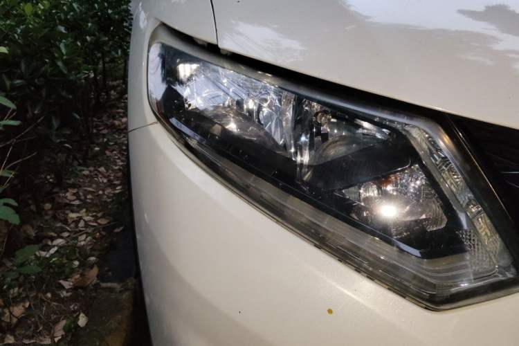 Used Nissan X-Trail 2014 2.0L CVT Comfort Edition 2WD Right Front Headlight