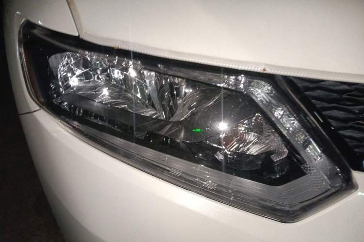 Used Nissan X-Trail 2014 2.5L CVT Luxury Edition 4WD Right Front Headlight