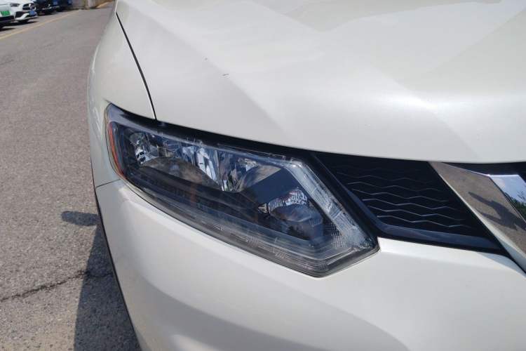 Used Nissan X-Trail 2014 2.5L CVT Luxury Edition 4WD Right Front Headlight