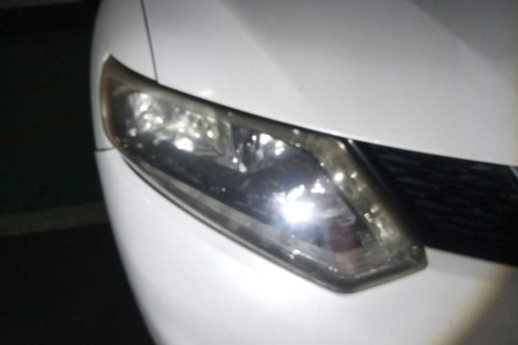 Used Nissan X-Trail 2014 2.5L CVT Luxury Edition 4WD Right Front Headlight