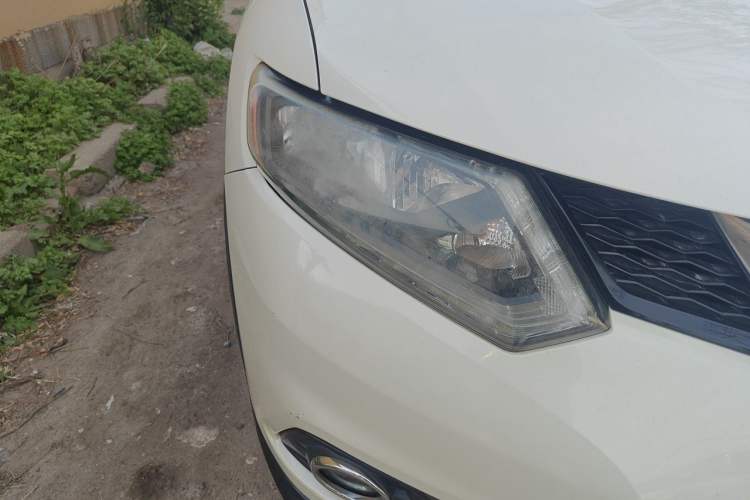 Used Nissan X-Trail 2014 2.0L CVT Smart Edition 2WD Right Front Headlight