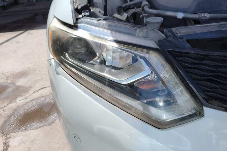 Used Nissan X-Trail 2014 2.5L CVT Ultimate Edition 4WD Right Front Headlight