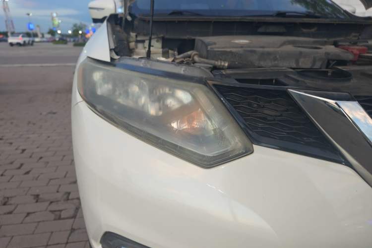 Used Nissan X-Trail 2014 2.0L CVT Comfort Edition 2WD Right Front Headlight