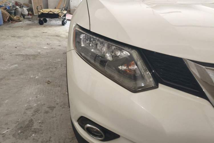 Used Nissan X-Trail 2014 2.5L CVT Luxury Edition 4WD Right Front Headlight