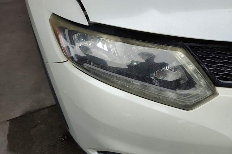 Used Nissan X-Trail 2014 2.0L CVT Comfort Edition 2WD Right Front Headlight