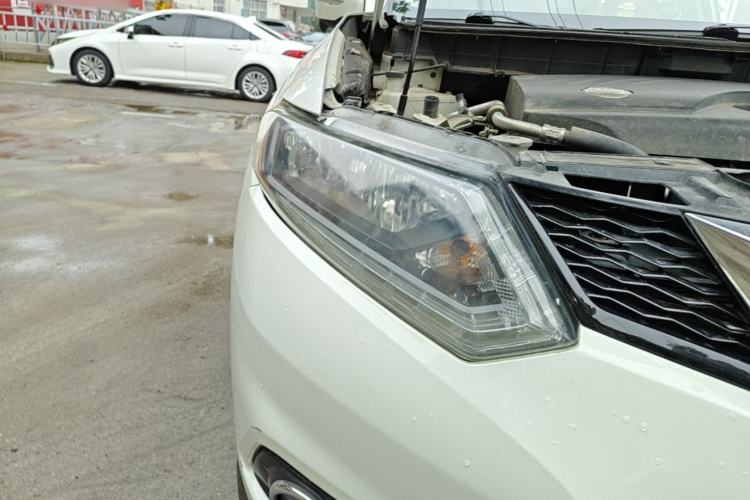 Used Nissan X-Trail 2014 2.0L CVT Comfort Edition 2WD Right Front Headlight