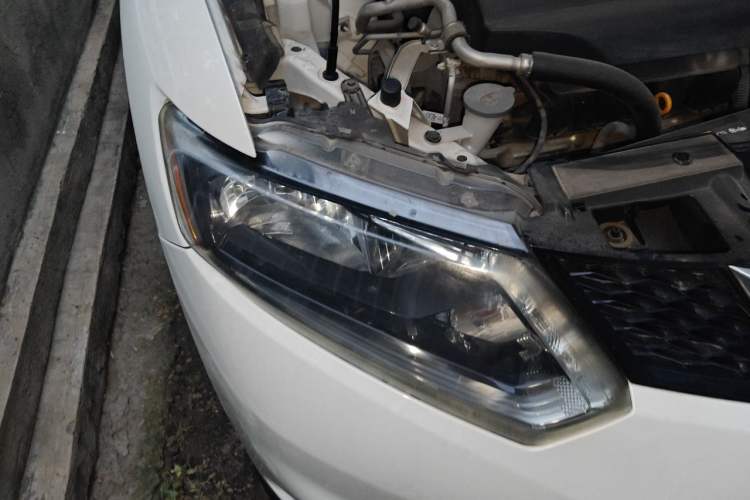 Used Nissan X-Trail 2014 2.0L CVT Comfort Edition 2WD Right Front Headlight