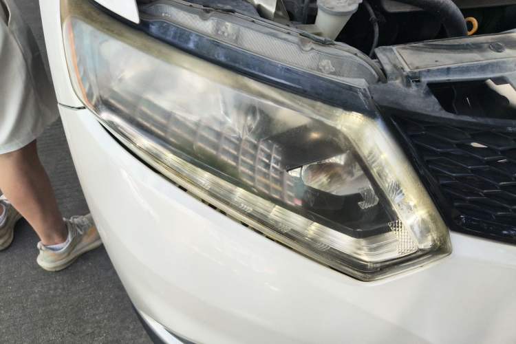 Used Nissan X-Trail 2014 2.0L CVT Smart Edition 2WD Right Front Headlight