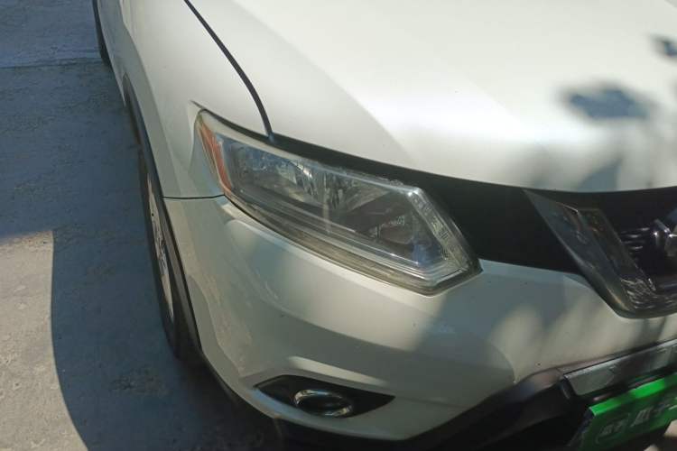 Used Nissan X-Trail 2014 2.5L CVT Luxury Edition 4WD Right Front Headlight