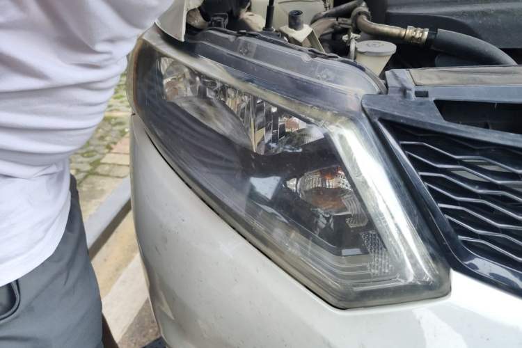 Used Nissan X-Trail 2014 2.0L CVT Comfort Edition 2WD Right Front Headlight