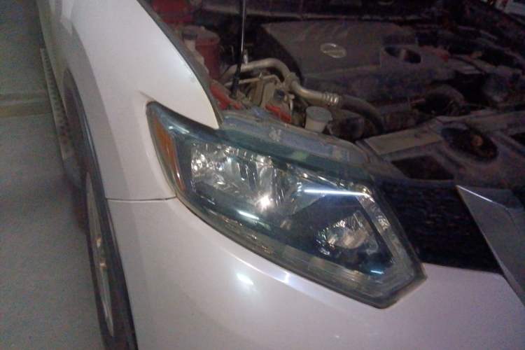 Used Nissan X-Trail 2014 2.0L CVT Smart Edition 2WD Right Front Headlight