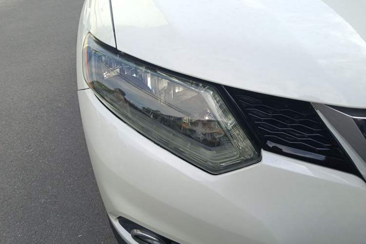 Used Nissan X-Trail 2014 2.0L CVT Comfort Edition 2WD Right Front Headlight