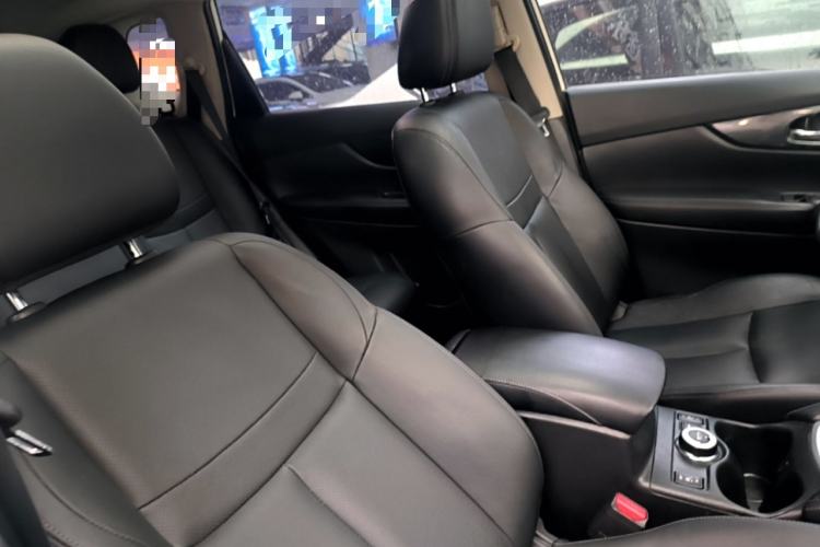 Used Nissan X-Trail 2014 2.5L CVT Leading Edition 4WD Right Front Seat