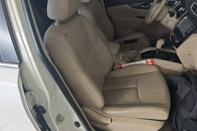 Used Nissan X-Trail 2014 2.0L CVT Comfort Edition 2WD Right Front Seat
