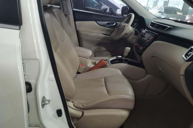 Used Nissan X-Trail 2014 2.0L CVT Comfort Edition 2WD Right Front Seat