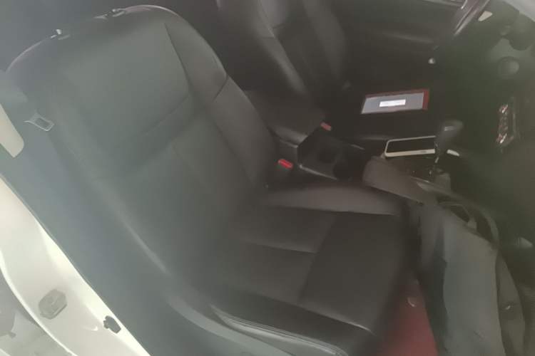 Used Nissan X-Trail 2014 2.0L CVT Comfort Edition 2WD Right Front Seat