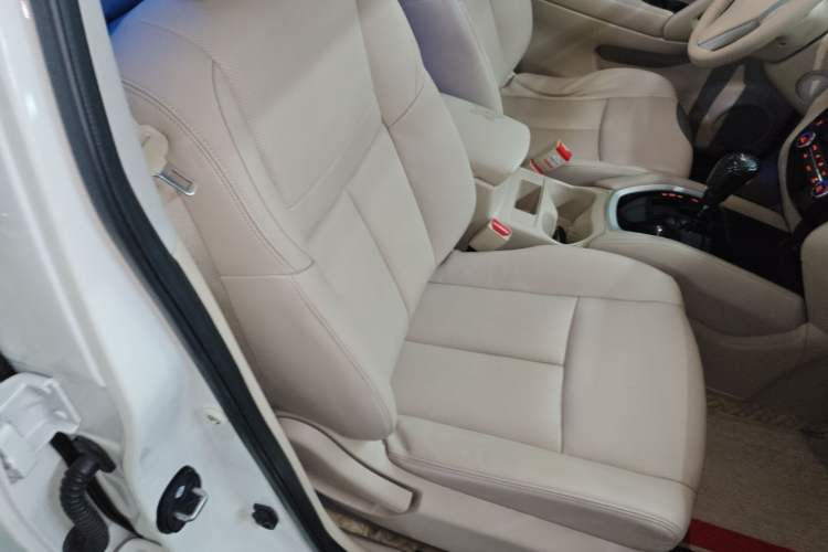 Used Nissan X-Trail 2014 2.0L CVT Comfort Edition 2WD Right Front Seat