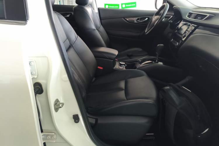 Used Nissan X-Trail 2014 2.5L CVT Luxury Edition 4WD Right Front Seat