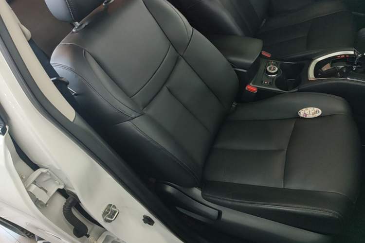 Used Nissan X-Trail 2014 2.5L CVT Leading Edition 4WD Right Front Seat