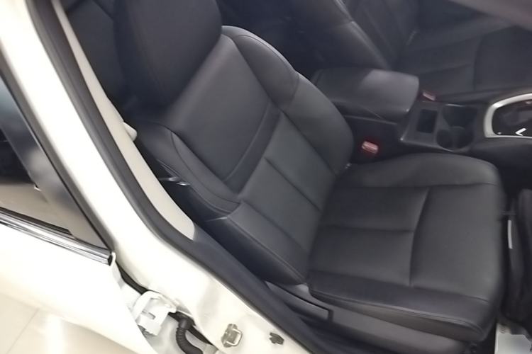 Used Nissan X-Trail 2014 2.0L CVT Comfort Edition 2WD Right Front Seat