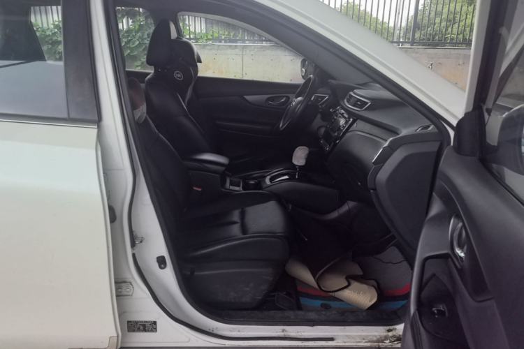 Used Nissan X-Trail 2014 2.0L CVT Comfort Edition 2WD Right Front Seat