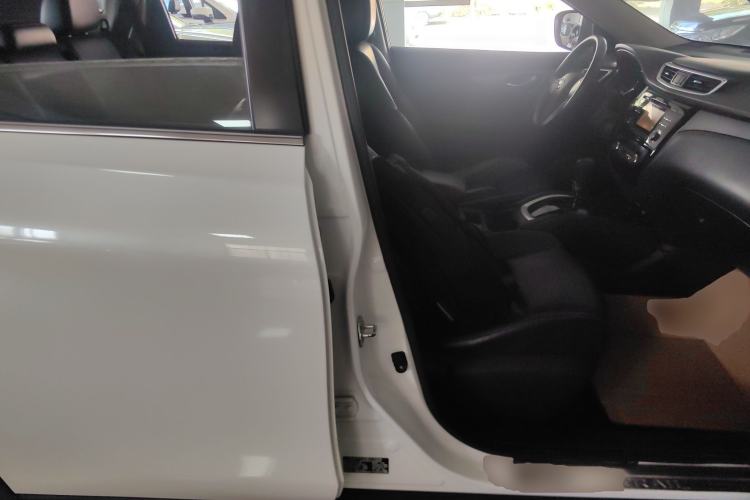 Used Nissan X-Trail 2014 2.0L CVT Comfort Edition 2WD Right Front Seat