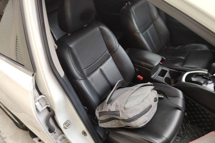 Used Nissan X-Trail 2014 2.0L CVT Comfort Edition 2WD Right Front Seat
