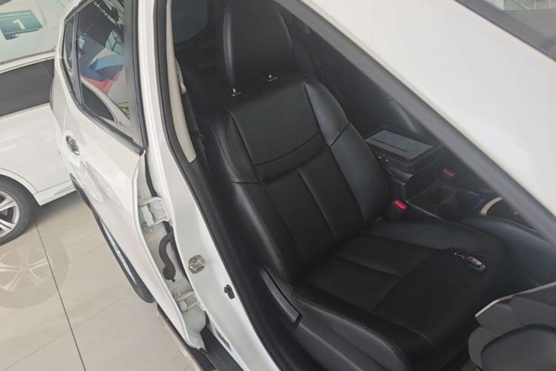 Used Nissan X-Trail 2014 2.0L CVT Comfort Edition 2WD Right Front Seat