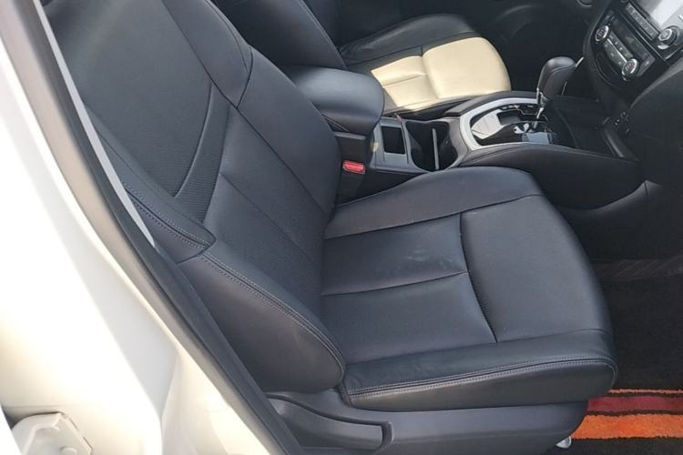 Used Nissan X-Trail 2014 2.0L CVT Comfort Edition 2WD Right Front Seat
